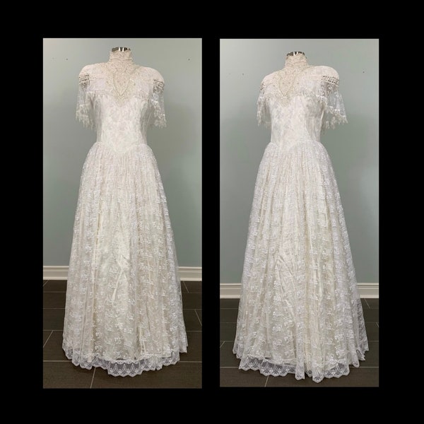 Jessica McClintock White Lace Wedding Gown - Size 8/10 - Vintage White Lace Cupcake Wedding Dress