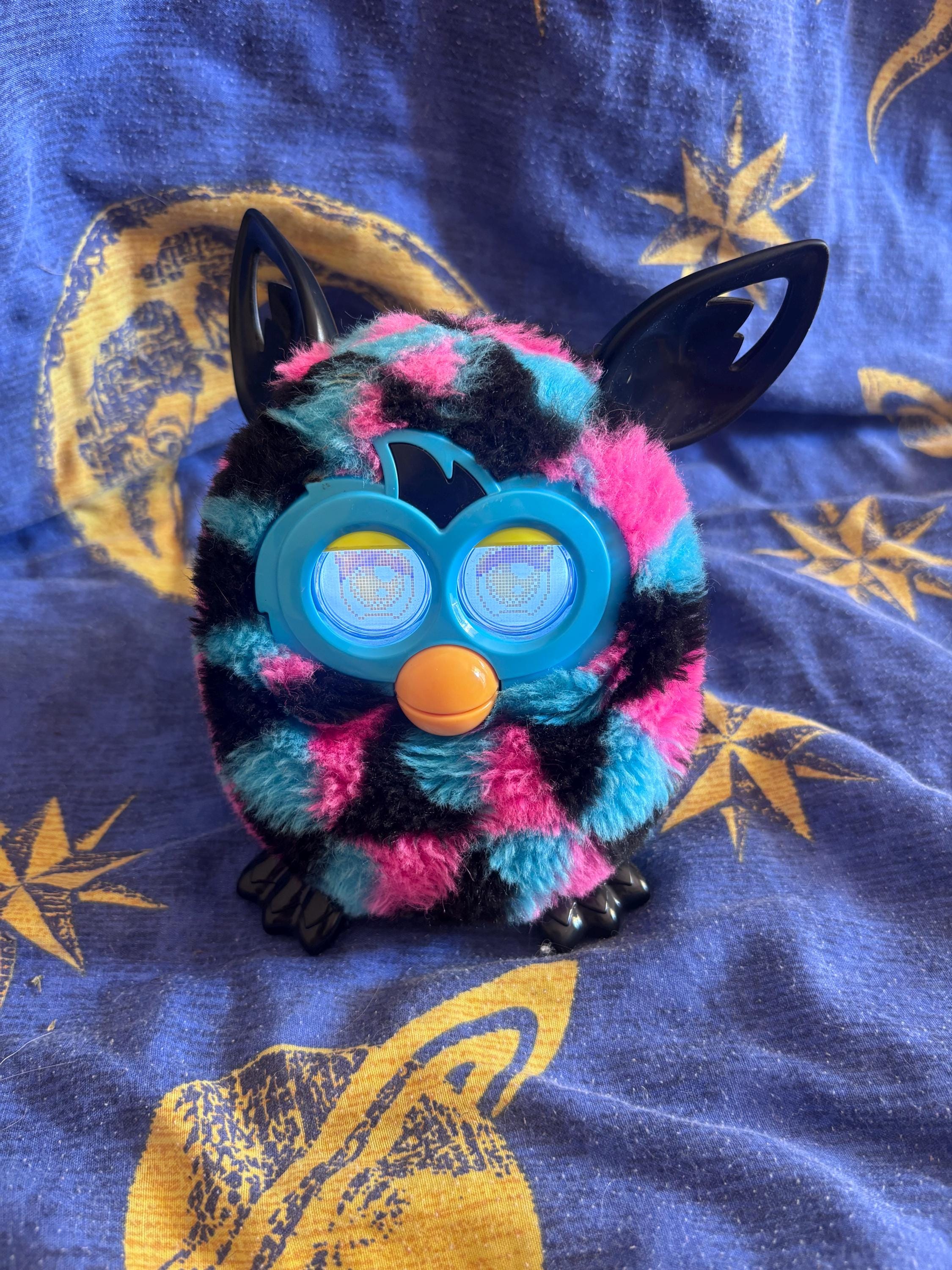 Hasbro Furby Boom Triangles Blue Pink Black Interactive Talking