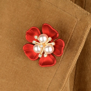 Blumenbrosche rot gold Perlen Schmucksteine herbstlich elegant