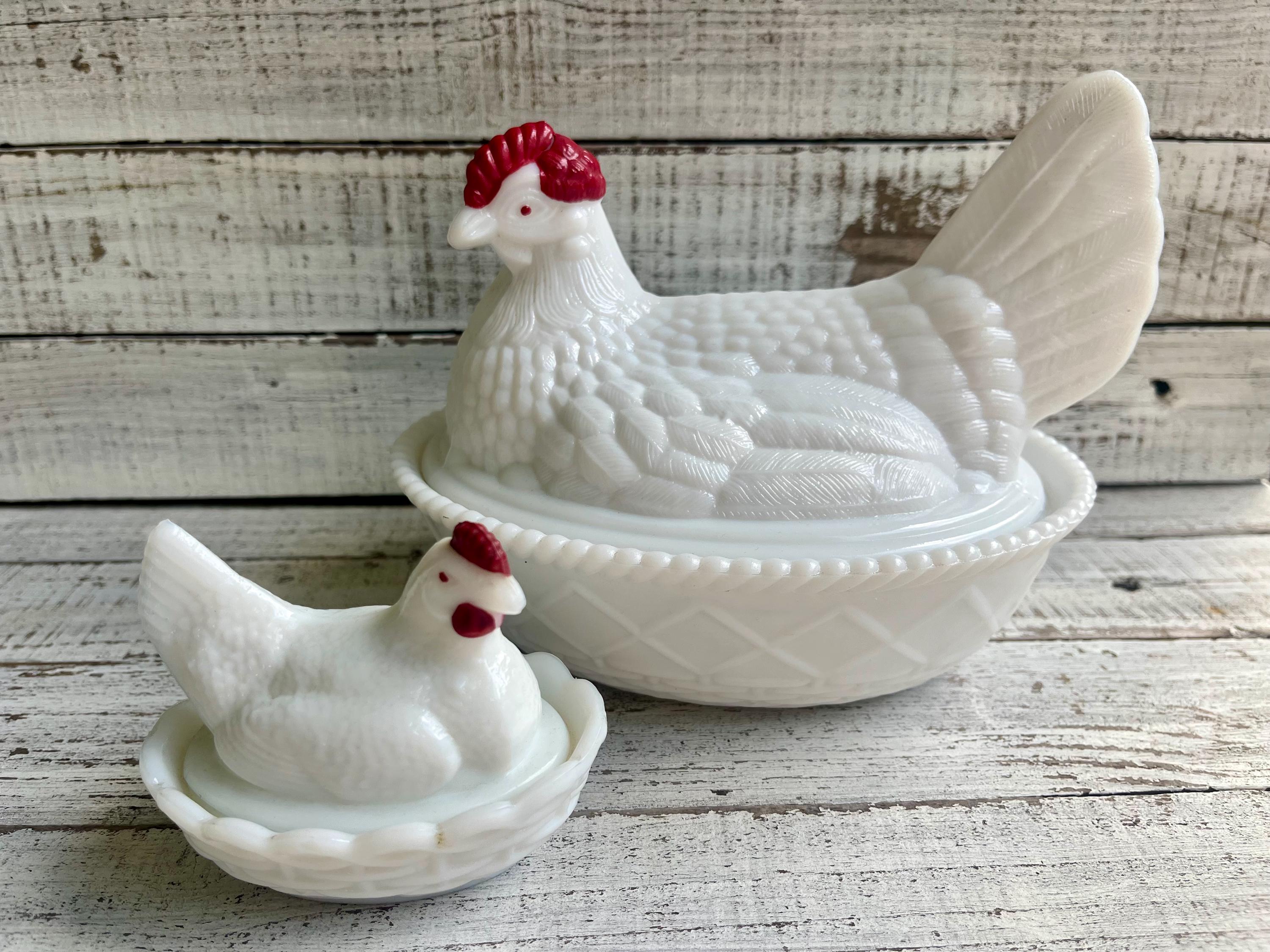 Vintage westermoreland milk glass chicken hen on nest with smaller chick set of two