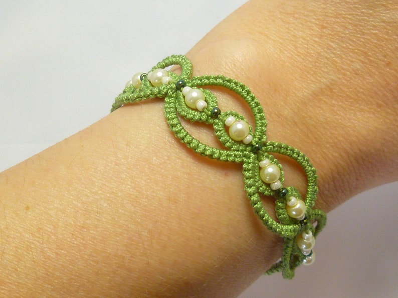 Shuttle Tatting Jewelry Bracelet With Glass Pearls Infinity Etsy