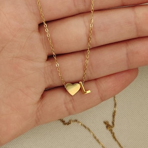 Colar com iniciais douradas, colar com iniciais personalizadas com coração, letra personalizada, iniciais personalizadas, colar com coração dourado, presente de Natal