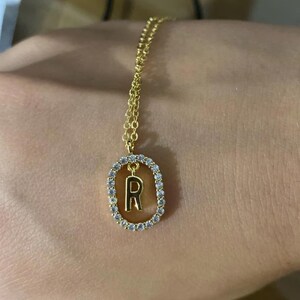 Collar de letras de oro de plata de ley 925, collar con letra grabada personalizada, letra de diamante, encanto de collar inicial del alfabeto, letra pequeña
