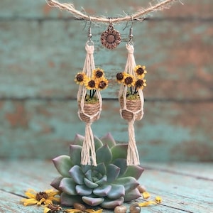Sunflower mini hanging Plant earrings Pots, macrame, BOHO, Gift gardening, garden lover, green Nature lover, Handmade, Cottage Core