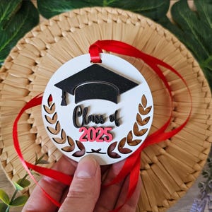 Medal ukończenia szkoły laserowo cięty plik SVG | Projekt czapki wieńca laurowego | Szablon etykiety nagrody szkolnej | Glowforge MDF Acrylic dxf Vector pdf