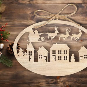 Santa Town Single Layer Ornament SVG - Glowforge Laser Cut-fil - Lätt anpassningsbar - Mäklare, Skola, Företagsgåvor