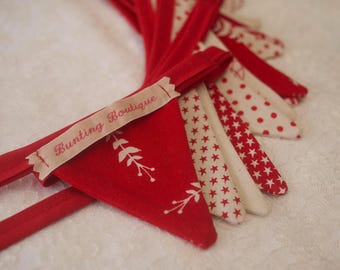 Mini Scandinavian Christmas Bunting | Nordic Fabric Christmas Garland | Festive Handmade Christmas Decoration | Mini Xmas Bunting 2.60m