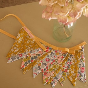 Bandierine da prato Liberty Floral Tana.