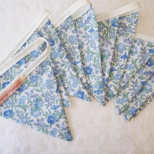 Striscione Liberty Tana floreale blu - lungo 3 m