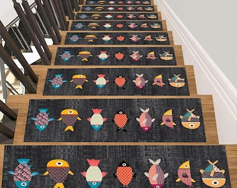 Alfombra para escaleras con estampado de peces: Decoración colorida para escaleras infantiles