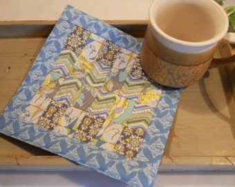 Quilted Mug Rug...Snack Mat...Mug Mat...Hot Pad