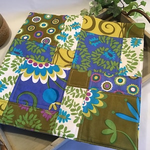 Quilted Hot Pad, Trivet, Table Topper or Mug Rug in “Pretty Bird”.