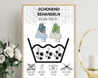 Geldgeschenk zum 44 Geburtstag | A4 | Glückwunschkarte lustig | Das gute Stück ist 44 | Last-Minute Geschenk zum Selbstdrucken | PDF