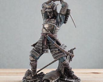 Samurai Warrior Statue, 27 cm / 10.6 inches, Japanese Katana Fighter Figurine, Cold Cast Bronze