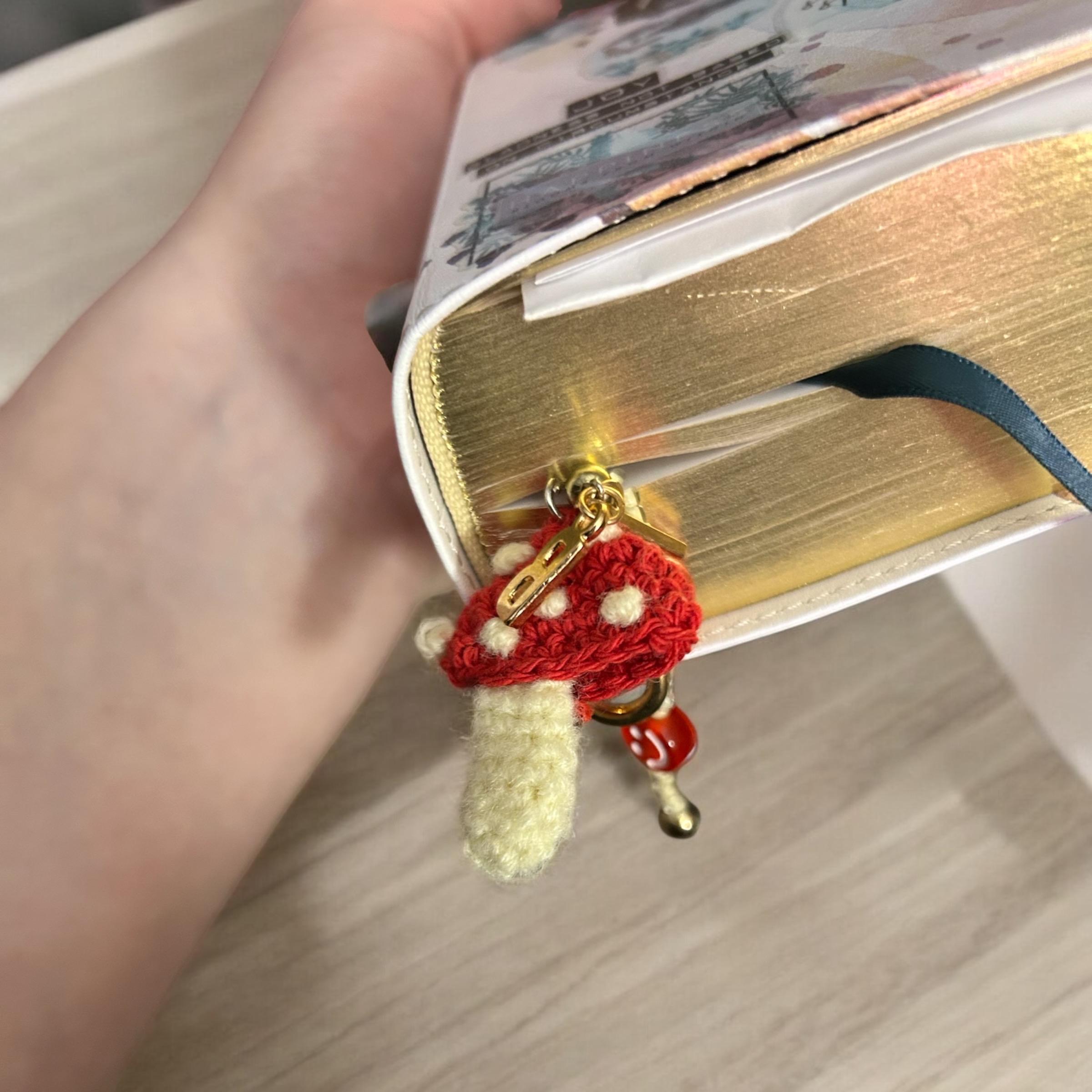 Mushrooms Beaded Bookmark : Peter Pauper Press: : Stationery & Office Supplies - View #5