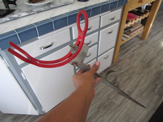 adjustable fishing rod holder