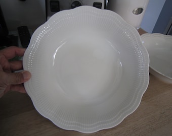 Mikasa Allura White Vegetable Bowl, Serving Bowl