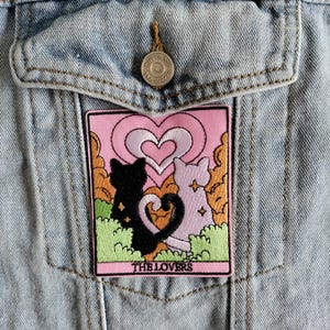 Parche bordado para planchar o coser con tarjeta del Tarot para amantes de los gatitos, regalo con corazones bonitos, diseño estético de gato, motivo artesanal para chaquetas, Reino Unido x