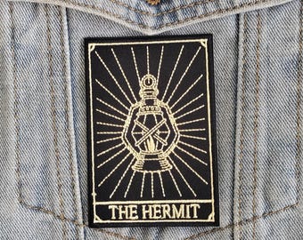Introvert // The Hermit Tarot DIY geborduurde ijzeren naai patch badge appliqué cadeau Gothic Goth lantaarn kaarten ambachtelijk motief zwart voor jassen