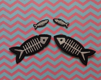 Parche bordado con diseño de esqueleto de hueso, para planchar y coser, con motivos grunge, punk y metal, estilo gótico, para tatuajes, Reino Unido