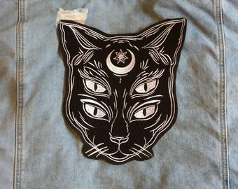 Svart katt rygglapp - Broderad stryk-/sys-på applikation, häxig gotisk design