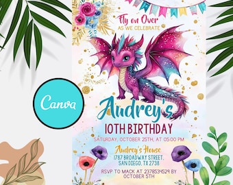 Puede incluir: Un dragón morado y rosa con alas de arcoíris y purpurina dorada sobre un fondo blanco. El texto "Fly on Over as we celebrate Audrey's 10th Birthday" está en la parte superior de la invitación. La invitación también incluye la fecha, la hora y la ubicación de la fiesta.
