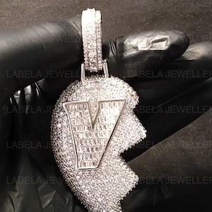 Colgante de hip hop con letras personalizadas, colgante con dije con engaste completo VVS Moissanite Ice Out House, colgante de emoji, colgante de moissanita
