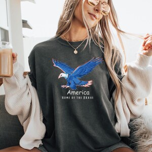 Camiseta con águila patriótica: camiseta con bandera de EE. UU. y colores cómodos