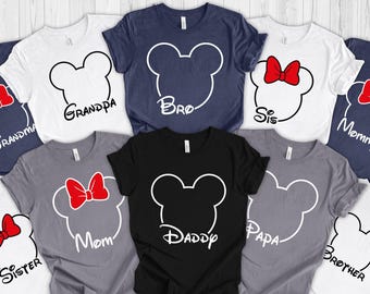 Aangepaste naam Disney-familieshirt, bijpassend reisshirt, Disney Mickey en Minnie vakantieshirt, gepersonaliseerd familieshirt, Disney-naamshirt