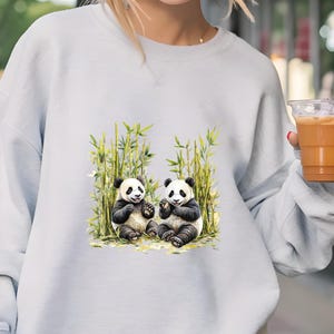 Maglietta Panda carina - Design per amanti degli animali con bambù naturale - Abbigliamento casual unisex - Regalo vegano fatto a mano - Perfetto per i compleanni
