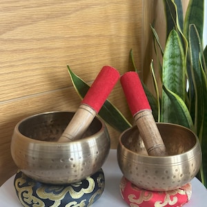 Brass Hand Hammered  Hand Beaten Tibetan Himalayan Singing Bowl for Meditation Sound Peace Mindfulness Yoga Chakra Healing and Balancing