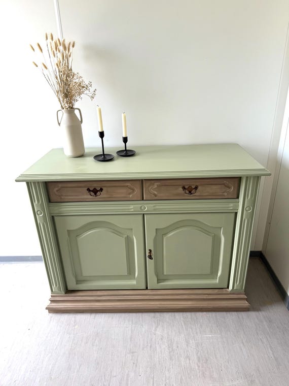 Vintage Kommode in Salbeigrün & Taupe | Upcycling Schrank im Landhausstil | Handbemalt mit Kreidefarbe | Boho Unikat