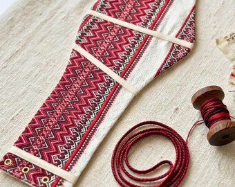 Haftowany pas gorsetowy, lniany pas wyszczuplający, pas gorsetowy pod biust, szeroki pas boho, regulowany pas w talii, wyrazisty pas gorsetowy