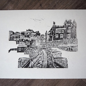 Linogravure faite main con motivo chateau et village