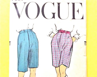 Vogue 9220 1950s Women's  Shorts fly-front closing, welt pockets, Belt carriers  Vintage Sewing Pattern Waist 26 Hip 36 inches