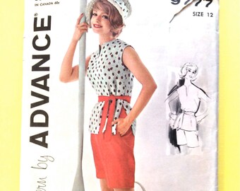 Advance 9777 Early 1960s Misses' Sports Separates Vintage Sewing Pattern Tie waist notched collar tunic and Bermuda shorts  Bust 32 inches