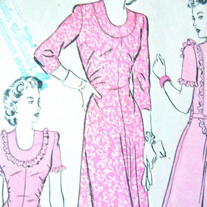 Early 1940s Advance 3722 Dress Vintage Sewing Pattern Bust 30 inches image 1