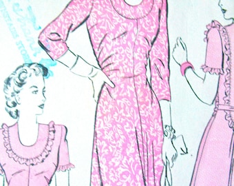 Early 1940s Advance 3722 Dress Vintage Sewing Pattern  Bust 30 inches