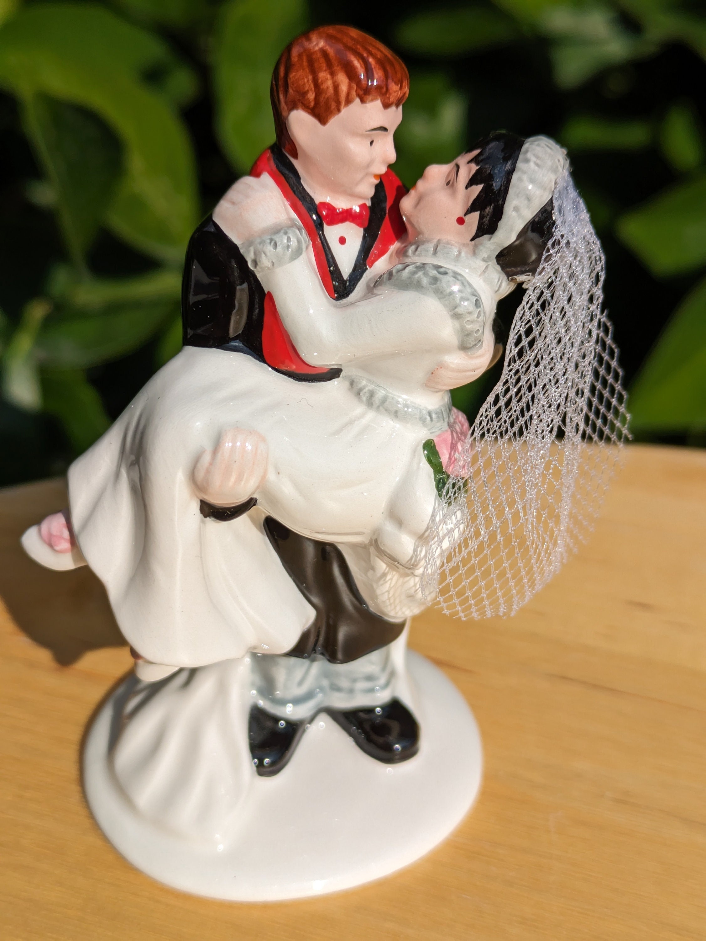 送料無料キャンペーン 56 Dept - Figurine Replacement Couple 54879 Married Just 絵本・児童書