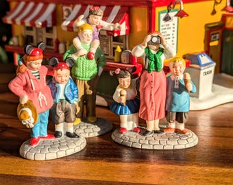 置物 Department56 Disny Parks Village Series Dept 56 Disney Fantasyland Christmas Carol-mickey and Minnie