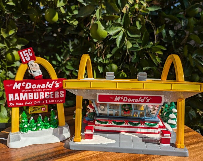 Dept 56 christmas ceramics