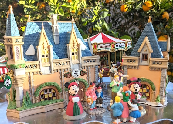 置物 Department56 Disny Parks Village Series Amazon.com: Department 56 Disney Parks Village Series
