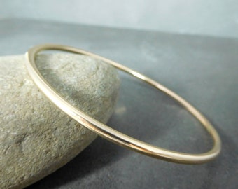 14K Gold Filled Bangle Bracelet, 10 Gauge 2.6mm Thick Gold-Filled Bangle, Minimalist Jewelry, Simple Classic Everyday Jewelry, Stacking