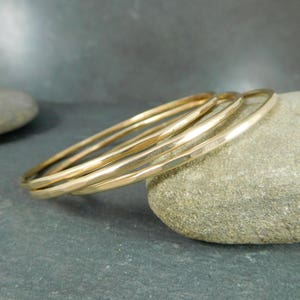 14K Gold Filled Bangle Bracelet Set of 3, 2mm Thick Yellow Gold Filled Smooth or Hammered Bangles, Skinny Delicate, Simple Everyday Jewelry image 3
