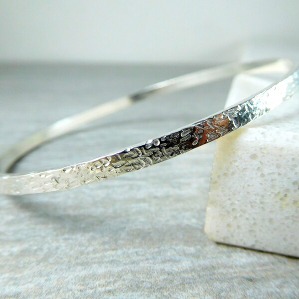 Textured Sterling Silver Bangle Bracelet, Sparkling Crackle Texture 3mm Wide Hammered Silver, Simple Stacking Bracelet, Minimalist Jewelry