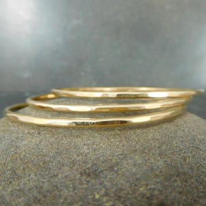 14K Gold Filled Bangle Bracelet Set of 3, 2mm Thick Yellow Gold Filled Smooth or Hammered Bangles, Skinny Delicate, Simple Everyday Jewelry image 4