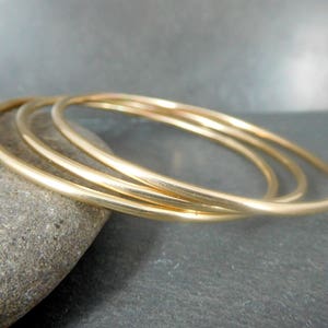 14K Gold Filled Bangle Bracelet Set of 3, 2mm Thick Yellow Gold Filled Smooth or Hammered Bangles, Skinny Delicate, Simple Everyday Jewelry image 6