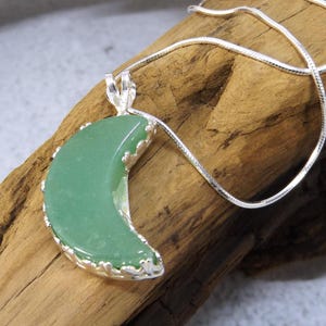 Crescent Moon Necklace, Green Aventurine Necklace, Silver Moon Phase Necklace, Astronomy Jewelry, Green Aventurine Pendant