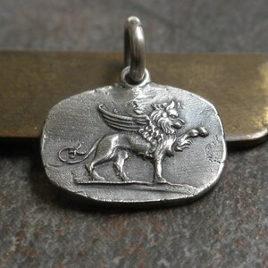 Italy Lover Gift Winged Lion of Venice Pendant Necklace Ring top bail