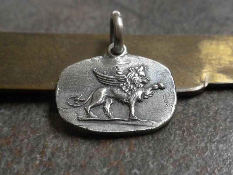 Italy Lover Gift Winged Lion of Venice Pendant Necklace Ring top bail